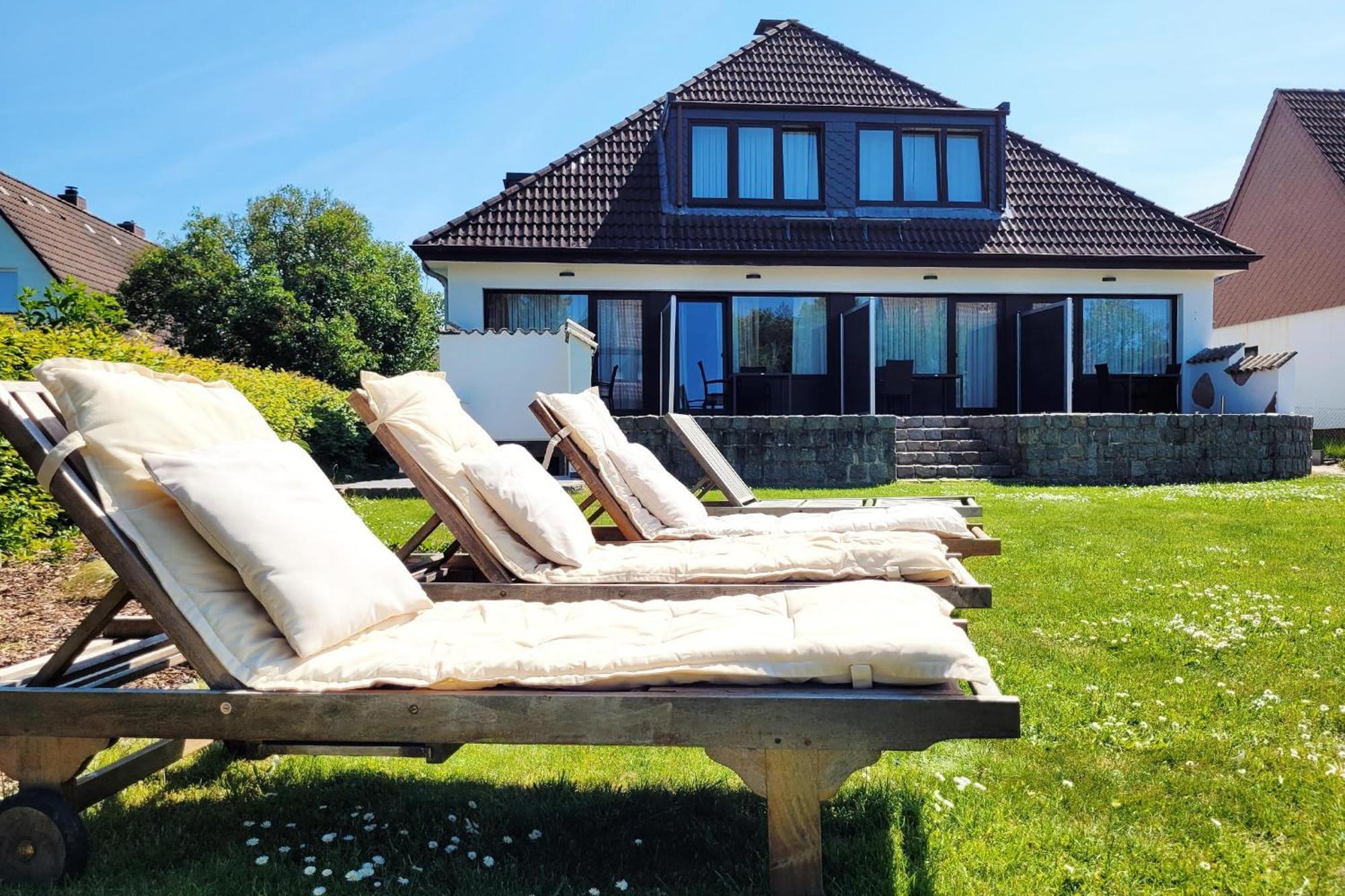 Gemuetliche & Moderne Ferienwohnung - Nur 7 Gehminuten Vom Strand Entfernt, Inklusive Parkplatz Und Gartenzugang Scharbeutz Exterior photo